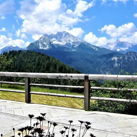 Bergpanorama Und Atemberaubende Alpine Almlandschaft 1 *