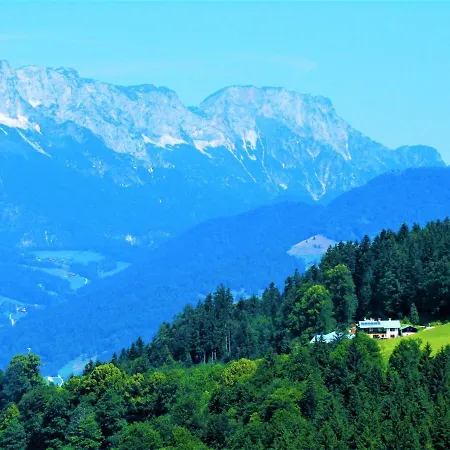 Bergpanorama Und Atemberaubende Alpine Almlandschaft 1 *