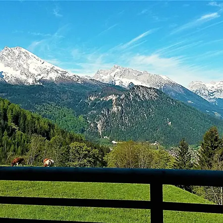 1 Bergpanorama Und Atemberaubende Alpine Almlandschaft Fuer Absolute Nichtraucher